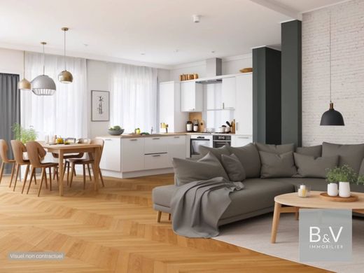 Apartment in Saint-Laurent-du-Var, Alpes-Maritimes