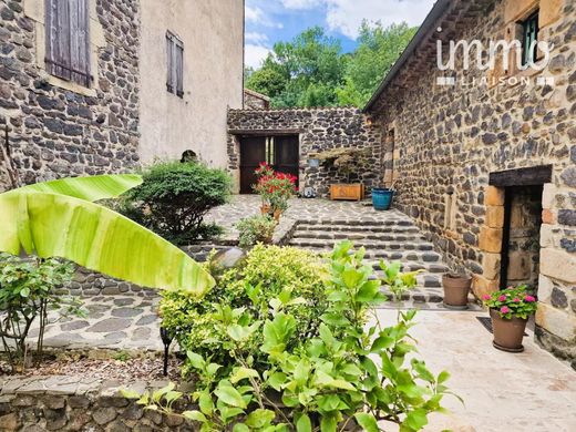 Luxury home in Alissas, Ardèche