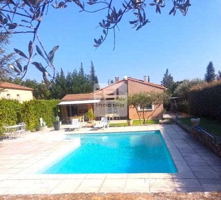 Luxury home in Bagnols-sur-Cèze, Gard