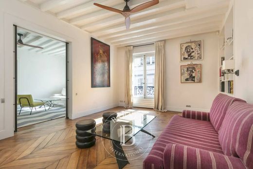Apartment in Champs-Elysées, Madeleine, Triangle d’or, Paris