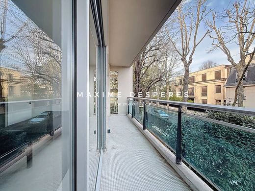 Apartment in Neuilly-sur-Seine, Hauts-de-Seine