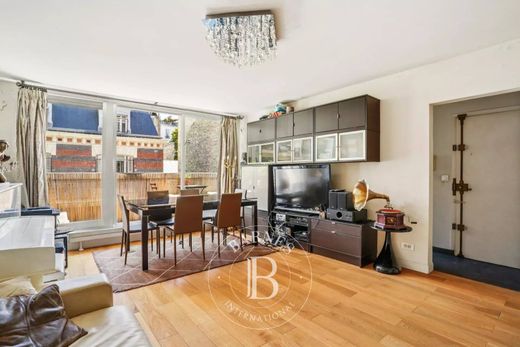 Apartment in La Muette, Auteuil, Porte Dauphine, Paris