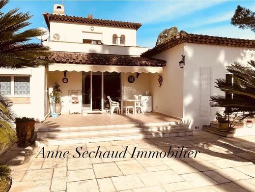 Mougins, Alpes-Maritimesの高級住宅