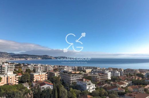 Apartment / Etagenwohnung in Nizza, Alpes-Maritimes