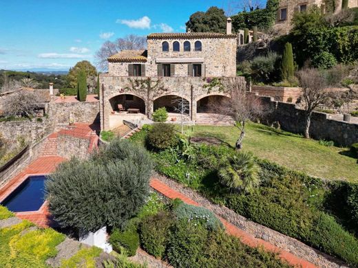 호화 저택 / Foixà, Província de Girona