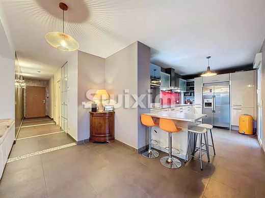 Apartament w Ferney-Voltaire, Ain