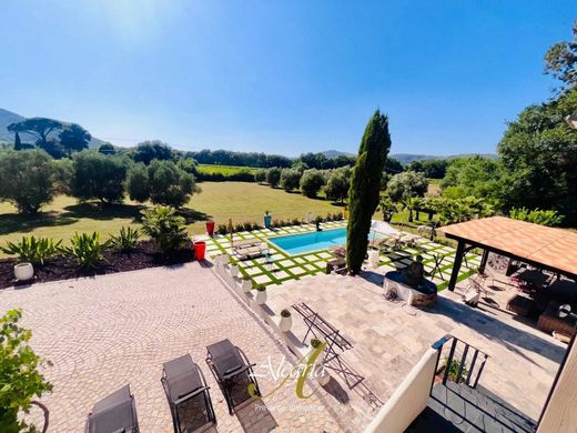 Casa de luxo - Les Arcs, Var