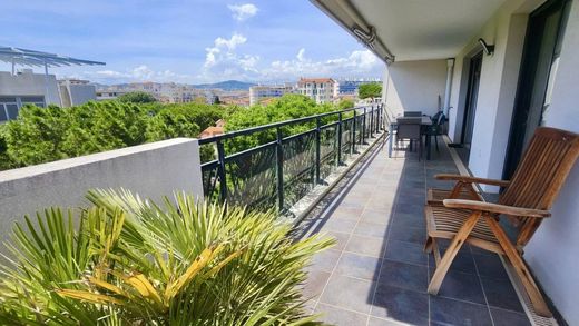 Apartment in Juan-les-Pins, Alpes-Maritimes