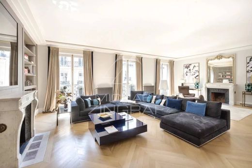 Apartment in Champs-Elysées, Madeleine, Triangle d’or, Paris