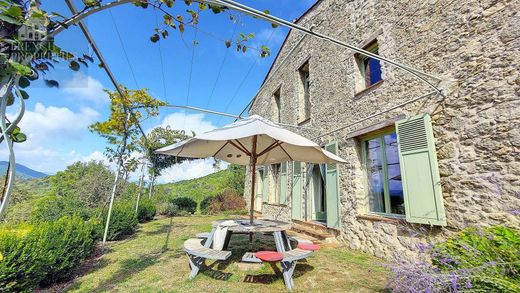 Maison de luxe à Saint-Laurent-de-Cerdans, Pyrénées-Orientales