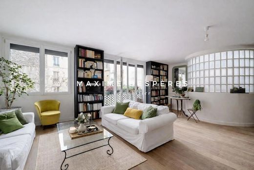 Apartment in Neuilly-sur-Seine, Hauts-de-Seine