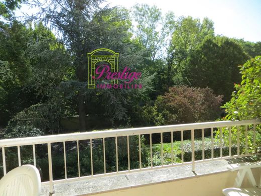 Apartament w Le Mesnil-le-Roi, Yvelines