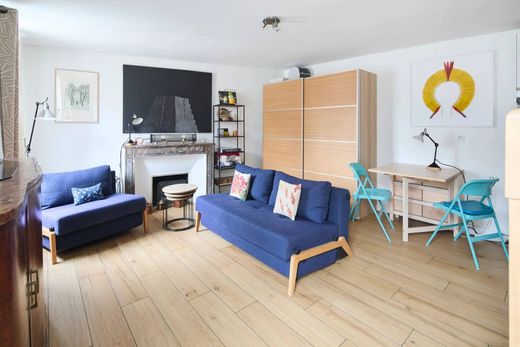 Apartment in Saint-Germain, Odéon, Monnaie, Paris