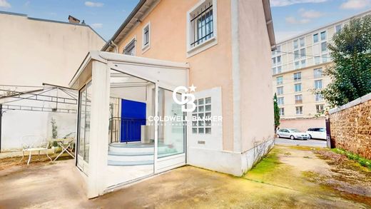 Maison de luxe à Montrouge, Hauts-de-Seine