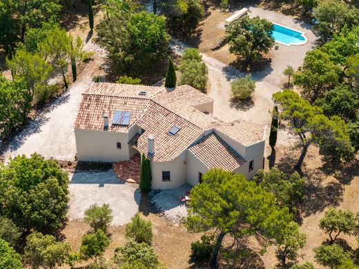 Luxury home in Pernes-les-Fontaines, Vaucluse