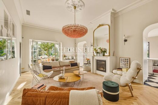 Luxury home in Mérignac, Gironde