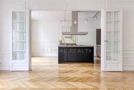 Apartment in Tour Eiffel, Invalides – Ecole Militaire, Saint-Thomas d’Aquin, Paris
