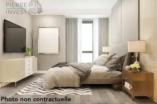 Apartment / Etagenwohnung in Puteaux, Hauts-de-Seine