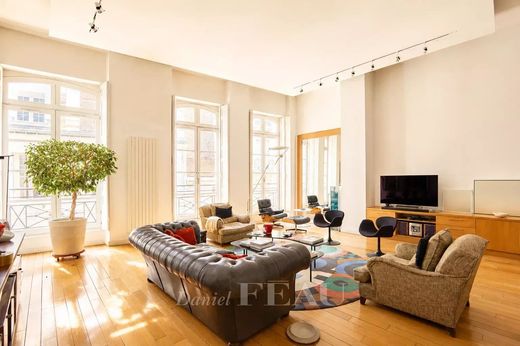 Apartment in Tour Eiffel, Invalides – Ecole Militaire, Saint-Thomas d’Aquin, Paris