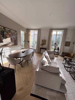 Apartment in Neuilly-sur-Seine, Hauts-de-Seine