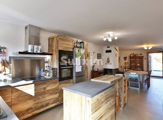Luxury home in Copponex, Haute-Savoie