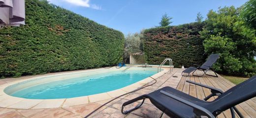 빌라 / La Motte-d'Aigues, Vaucluse