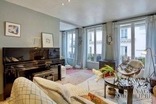 Appartement à Montmartre, Abbesses, Grandes-Carrières, Paris