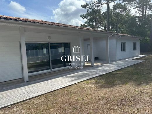 Luxury home in Lège-Cap-Ferret, Gironde
