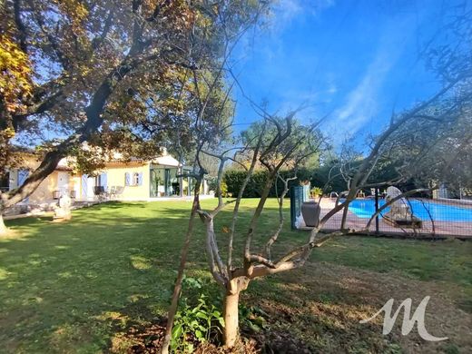 Luxe woning in Saint-Maximin-la-Sainte-Baume, Var