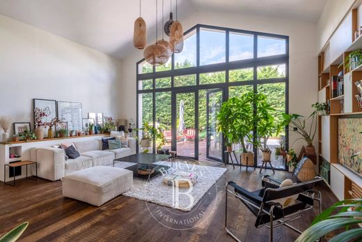 Luxury home in La Tour-de-Salvagny, Rhône