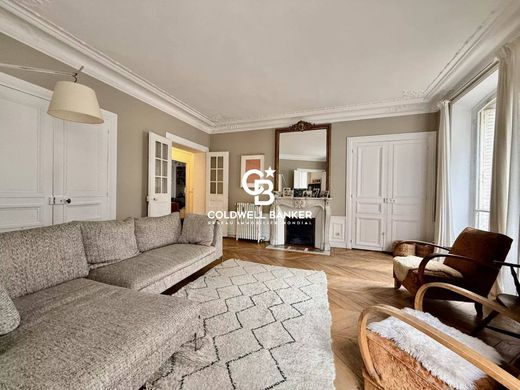 Appartement à Provence-Opéra – Grands Boulevards, Paris