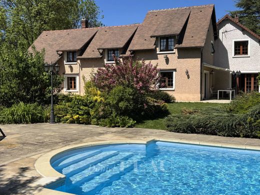 Luxus-Haus in Les Mesnuls, Yvelines