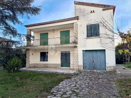 منزل ﻓﻲ Arles, Bouches-du-Rhône