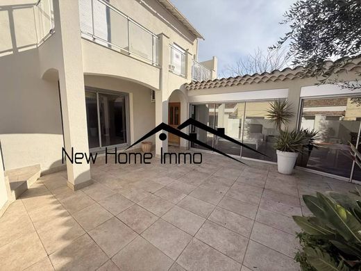 Apartment / Etagenwohnung in Marseille, Bouches-du-Rhône