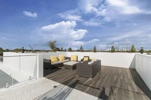 Apartament w Le Mesnil-le-Roi, Yvelines