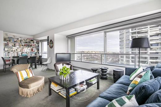 Apartment / Etagenwohnung in Motte-Picquet, Commerce, Necker, Paris