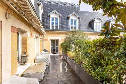 Apartment in Champs-Elysées, Madeleine, Triangle d’or, Paris