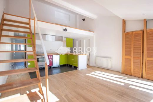 Montreuil, Seine-Saint-Denisのアパートメント