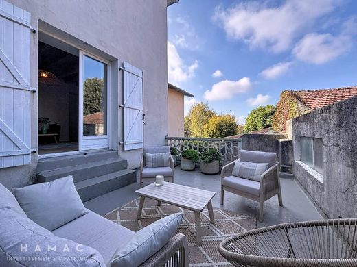 Sainte-Foy-lès-Lyon, Rhôneの高級住宅