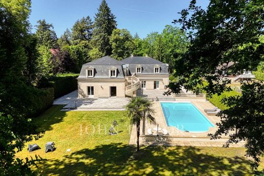 Luxury home in Lamorlaye, Oise