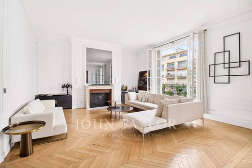 Apartment in Monceau, Courcelles, Ternes, Paris