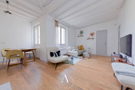 아파트 / Provence-Opéra – Grands Boulevards, Paris