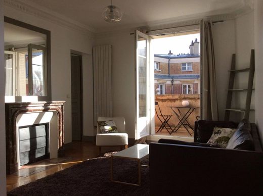 Apartment in Saint-Germain, Odéon, Monnaie, Paris