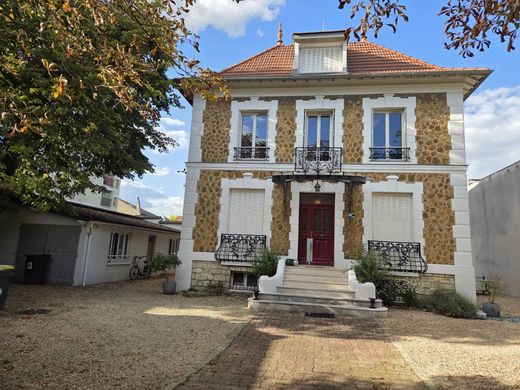 Casa de lujo en Saint-Maur-des-Fossés, Valle de Marne