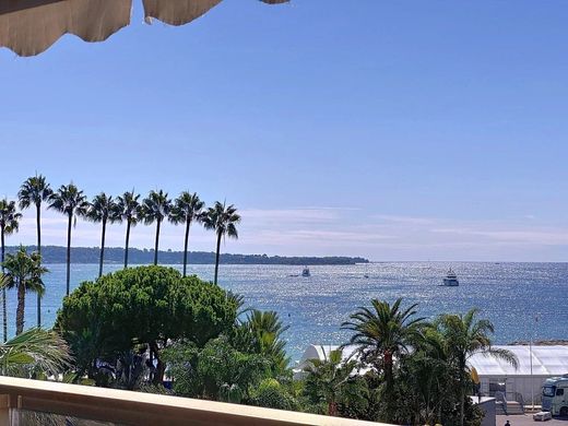 カンヌ, Alpes-Maritimesのアパートメント