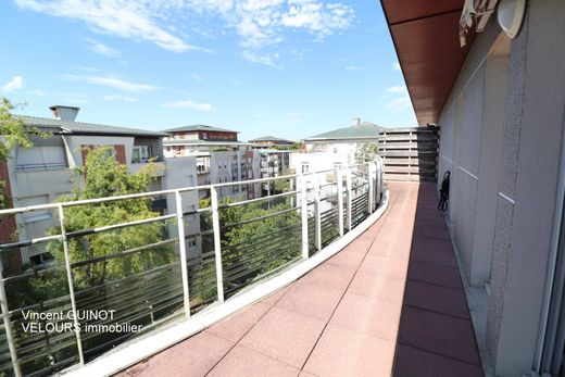 Apartment / Etagenwohnung in Saint-Germain-en-Laye, Yvelines