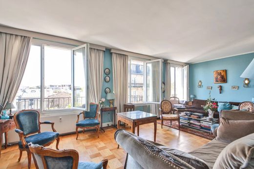 Apartment in Neuilly-sur-Seine, Hauts-de-Seine