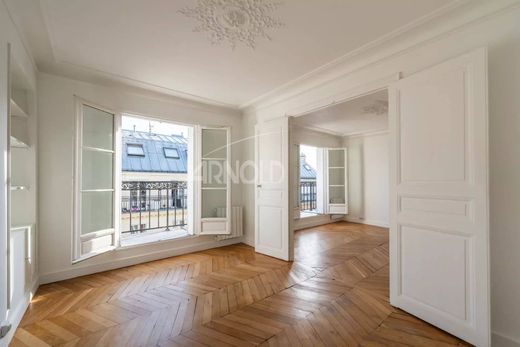Apartment in Provence-Opéra – Grands Boulevards, Paris