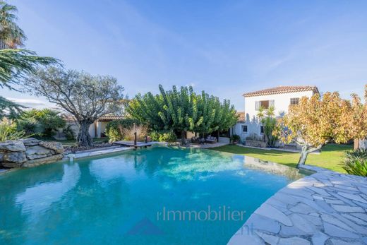 Villa in Les Pennes-Mirabeau, Bouches-du-Rhône