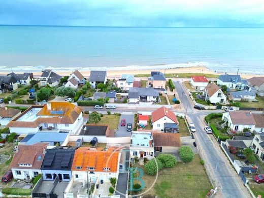 Residential complexes in Bernières-sur-Mer, Calvados